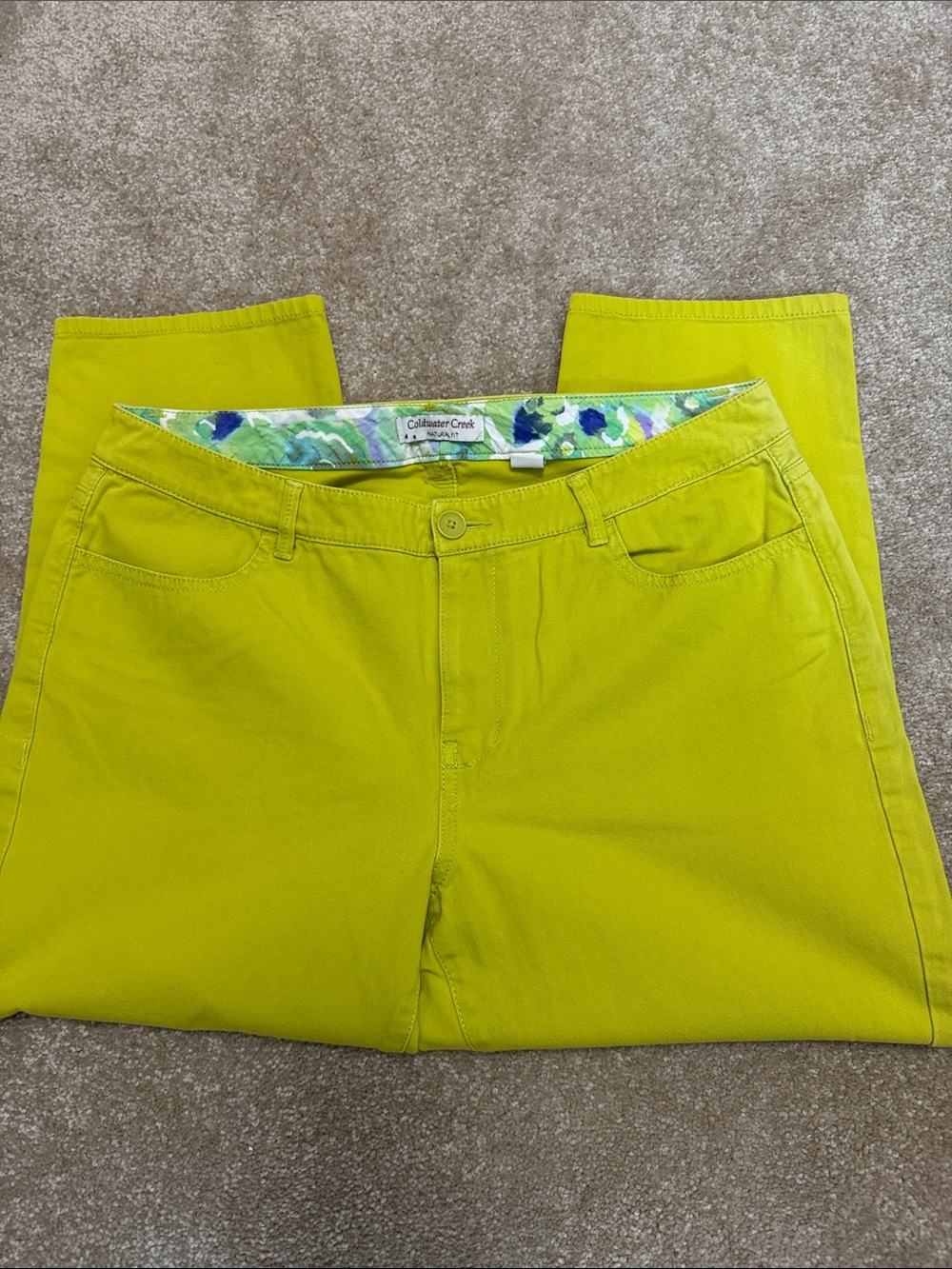 Coldwater Creek Capris, Chartreuse Color Denim, size 8 - Picture 2 of 9
